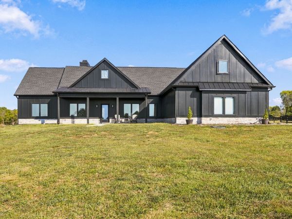 10715 Versailles Rd , Rockvale, TN 37153