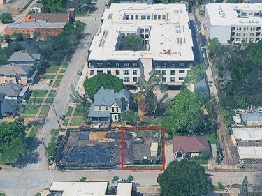 107 N Adams Avenue , Dallas, TX 75243