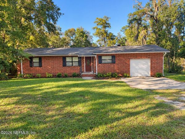 5911 HYDE PARK Circle, Jacksonville, FL 32210