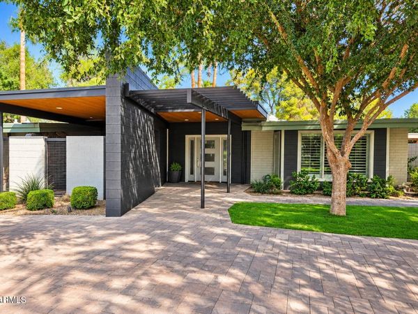 318 W LAWRENCE Road, Phoenix, AZ 85013