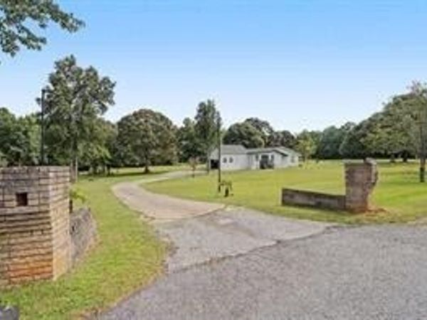 8736 Camp Road, Winston, GA 30187