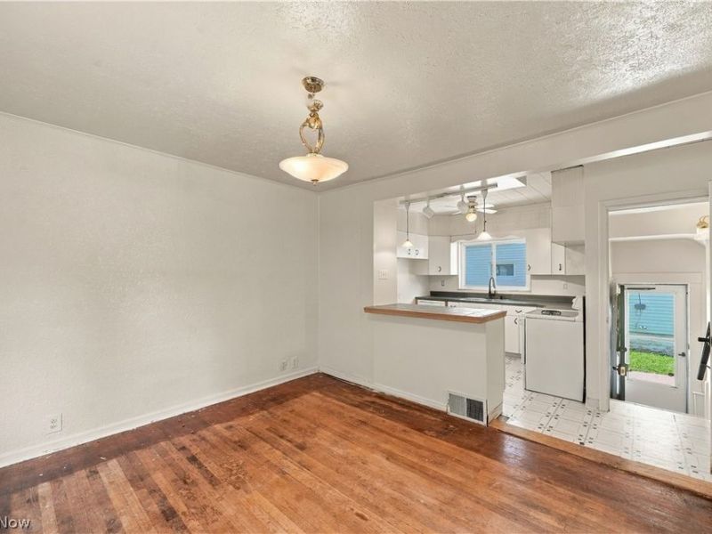 4018 Gifford Avenue, Cleveland, OH 44109 Photo 9