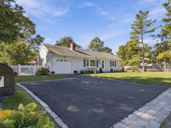 7 Spinning Brook Rd, Yarmouth, MA 02664