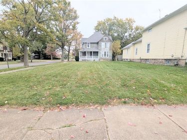 1643 10th Street, Niagara Falls, NY 14305