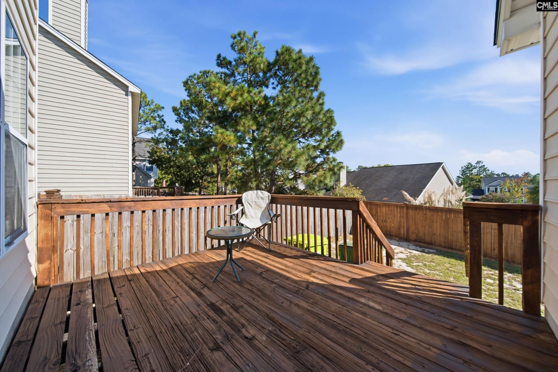 210 Faircrest Way  Photo 23