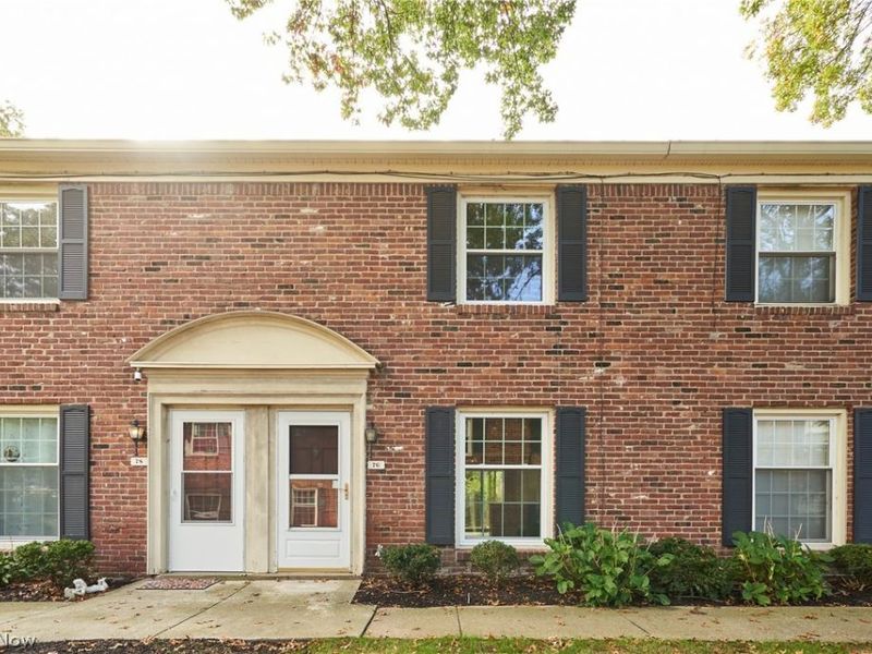 76 Menlo Park Drive, Akron, OH 44313 Photo 1