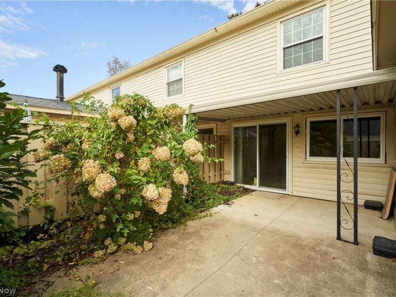 76 Menlo Park Drive, Akron, OH 44313 Photo 12