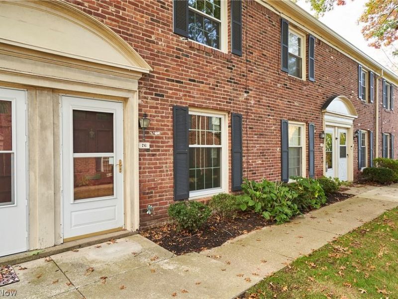 76 Menlo Park Drive, Akron, OH 44313 Photo 2