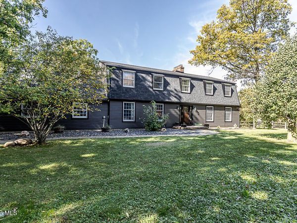 56 Back Bay Road , Bowling Green, OH 43402