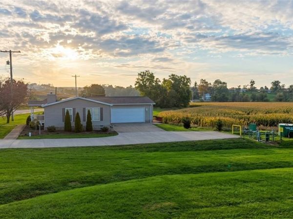 2955 Winklepleck Road NW, Sugarcreek, OH 44681