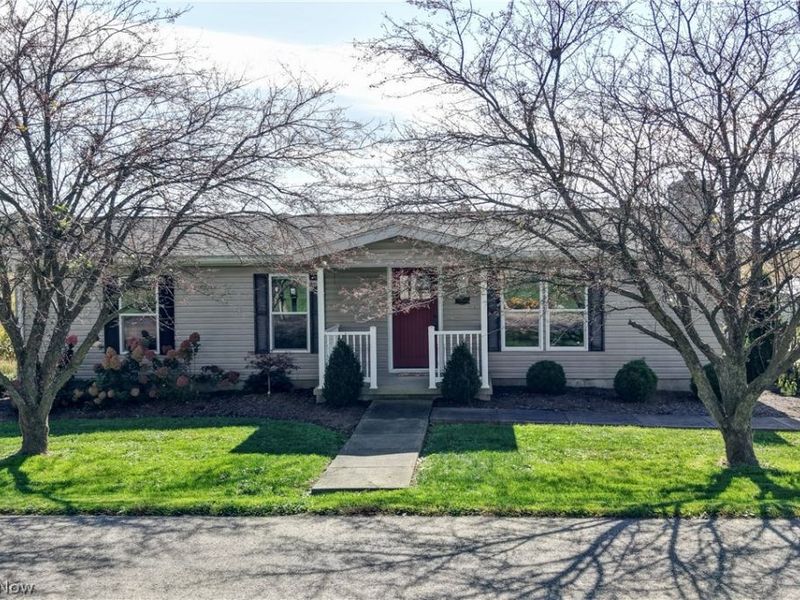 2955 Winklepleck Road NW, Sugarcreek, OH 44681 Photo 2