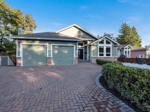 2168 Ferndale Rd, Saanich, BC V8Z 2Z1