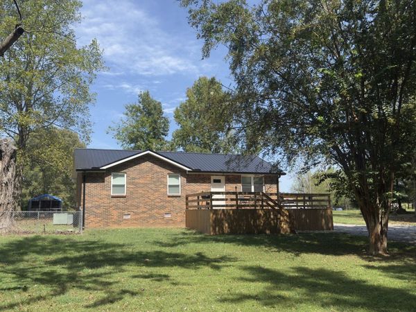 8102 Pleasant Hill Rd, Cross Plains, TN 37049