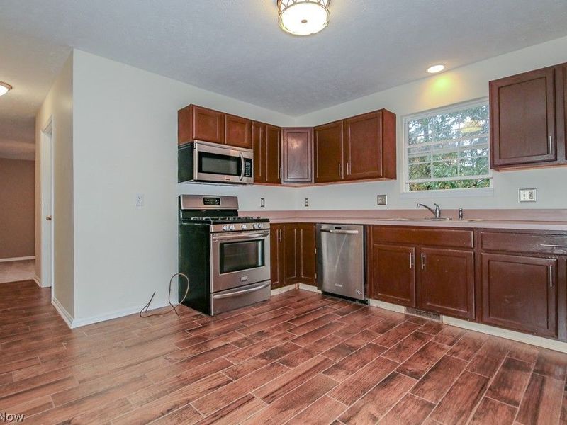 23693 Drake Road, Oakwood Village, OH 44146 Photo 10