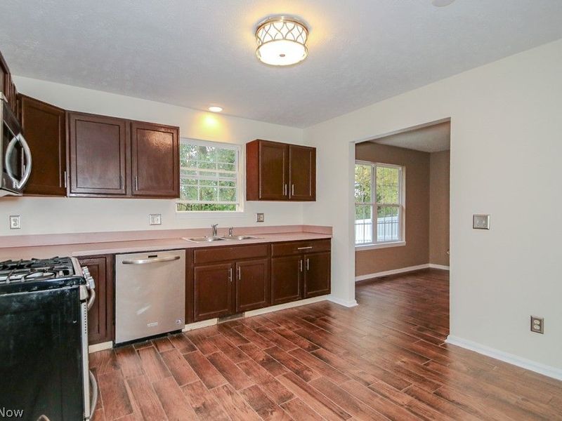 23693 Drake Road, Oakwood Village, OH 44146 Photo 12