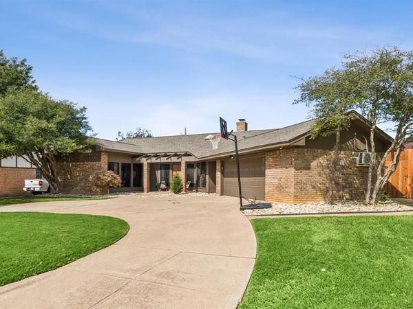 1905 Reverchon Drive, Arlington, TX 76017