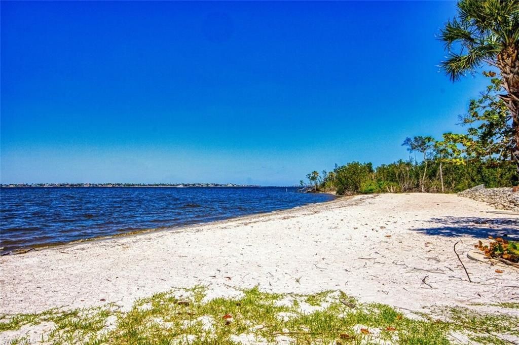5482 Peppertree Dr , Fort Myers, FL 33908 Photo