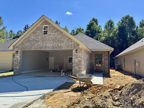 48 Riviera Dr., Hattiesburg, MS 39402