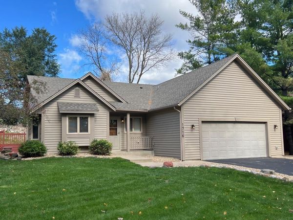 1716 Slater Lane, Burnsville, MN 55337