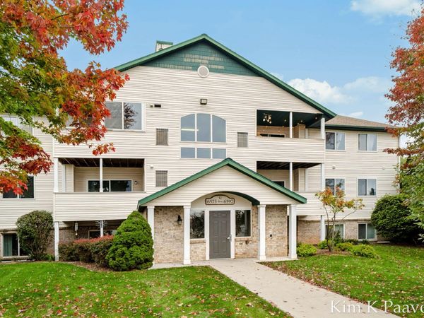 6577 Clover Court SE, Caledonia, MI 49316