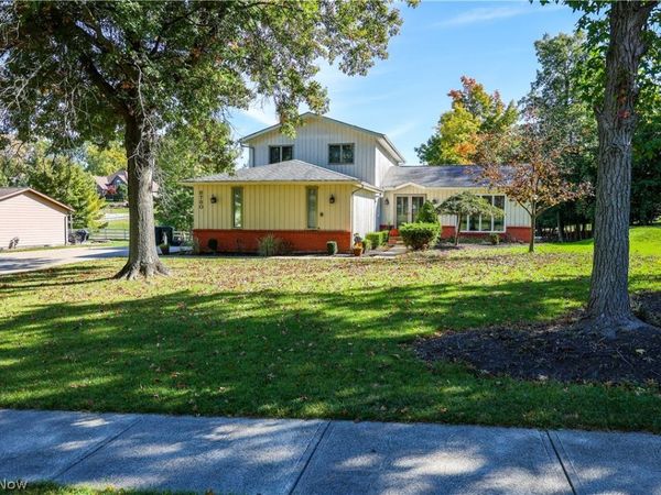 8780 Oakwood Lane , North Royalton, OH 44133