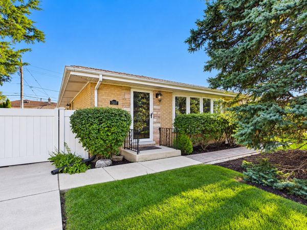 1507 Oakton Street , Park Ridge, IL 60068