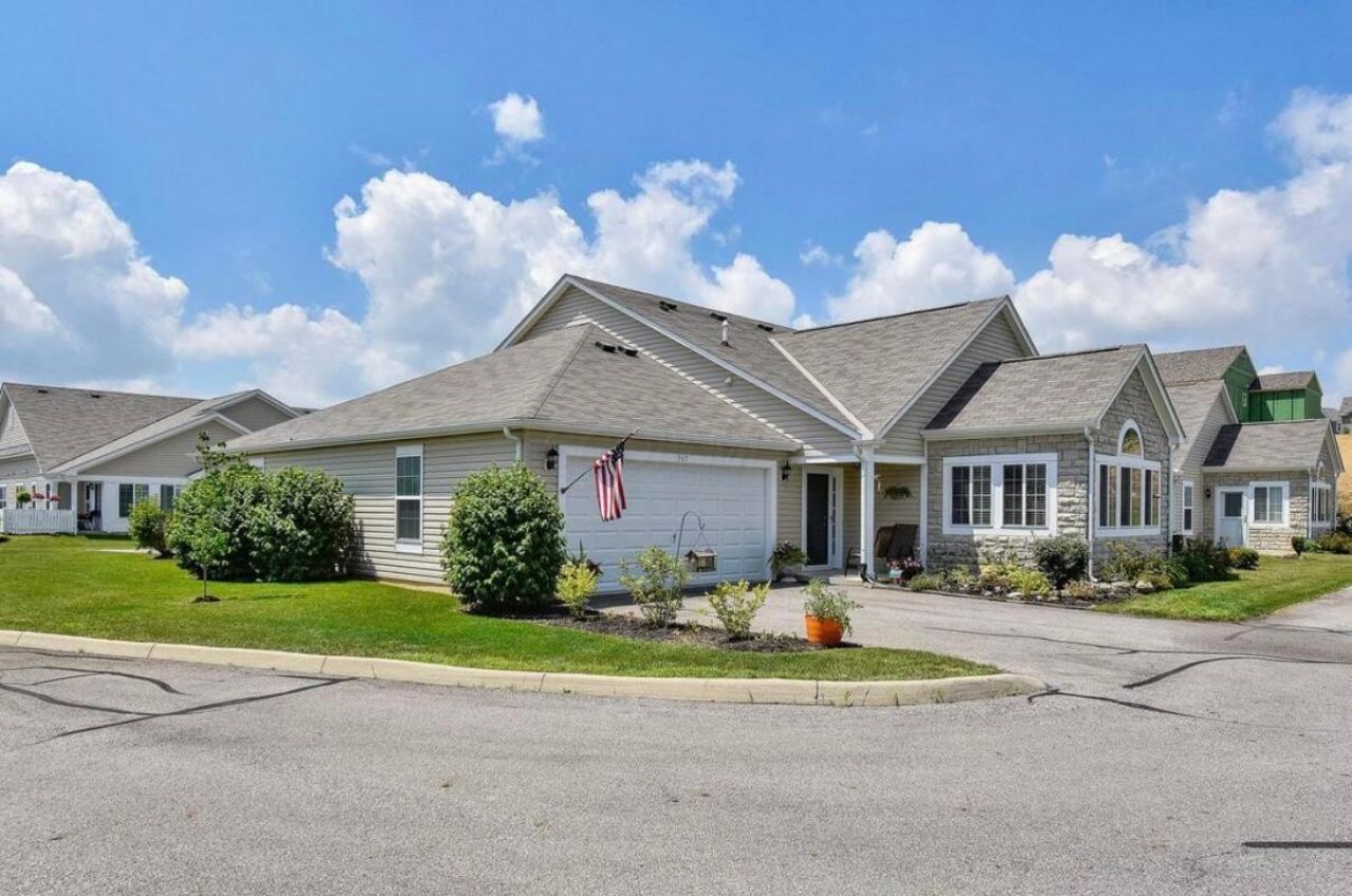 967 Governors Circle , Lancaster, OH 43130 Main Photo
