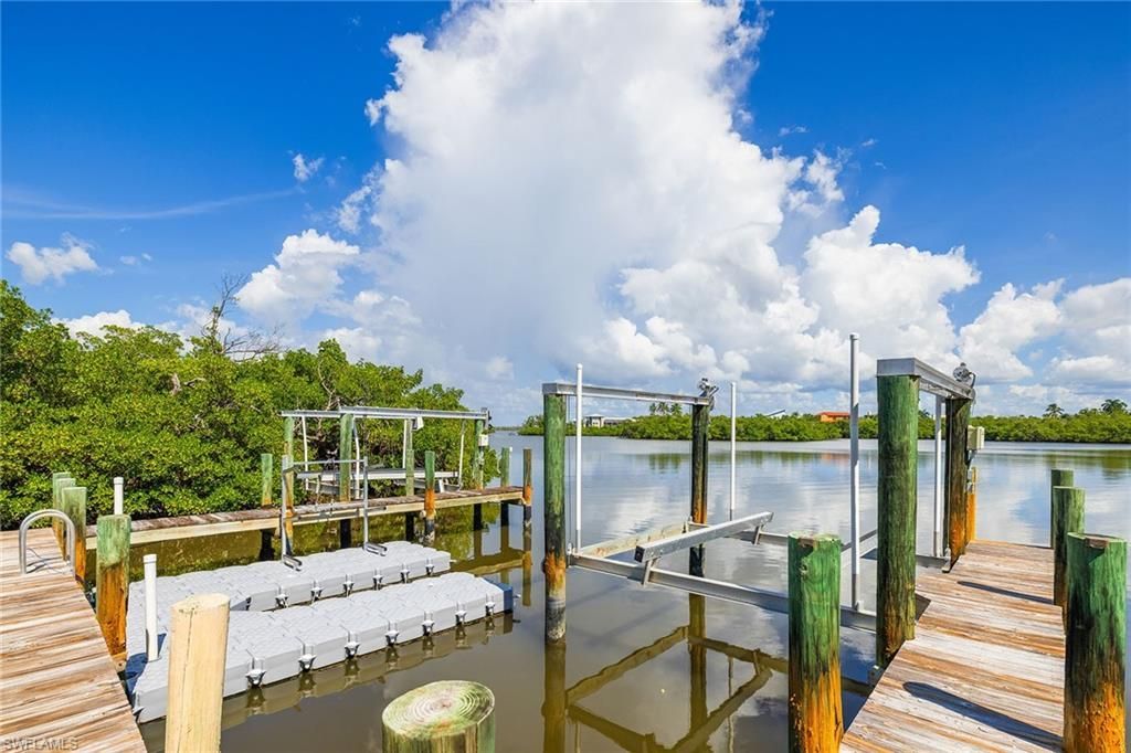 21551 Indian Bayou Dr , Fort Myers Beach, FL 33931 Photo