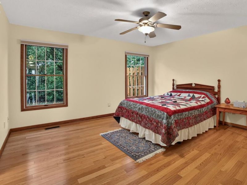 31 Canterbury, Oberlin, OH 44074 Photo 11
