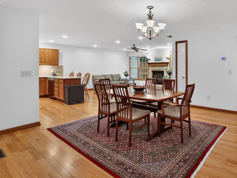31 Canterbury, Oberlin, OH 44074 Photo 3