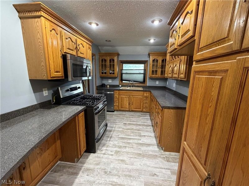 23481 Clifford Drive, North Olmsted, OH 44070 Photo 10