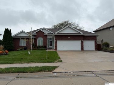 8010 S 93rd Street, La Vista, NE 68128