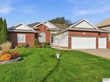 8010 S 93rd Street, La Vista, NE 68128