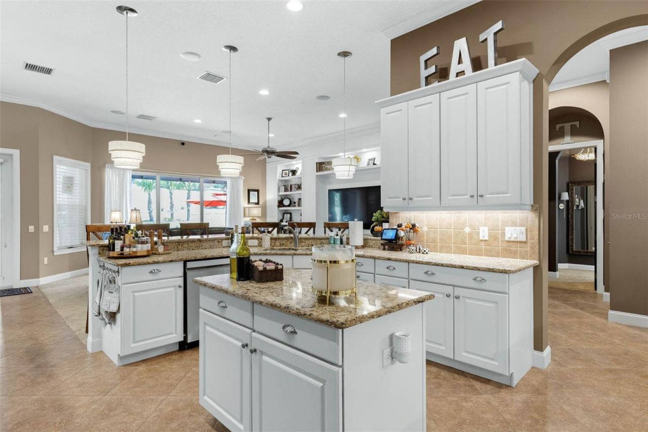 6084 Summit View Drive, Brooksville, FL 34601 Photo