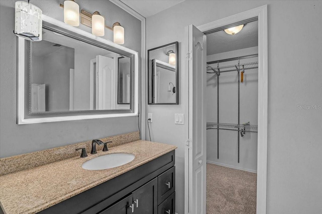 7739 33rd Lane E, Sarasota, FL 34243 Photo