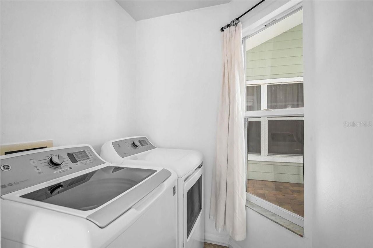 7739 33rd Lane E, Sarasota, FL 34243 Photo