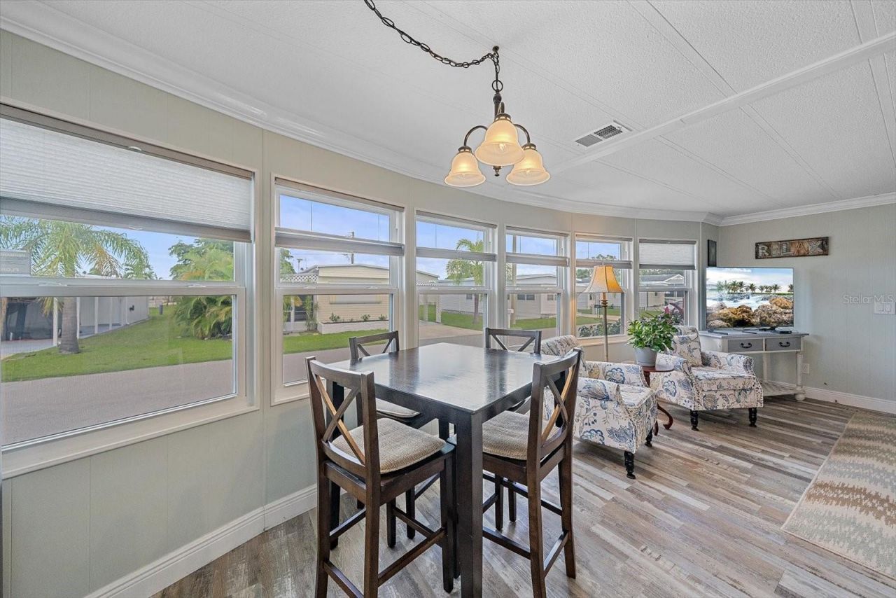 102 Del Rio Drive, Palmetto, FL 34221 Photo