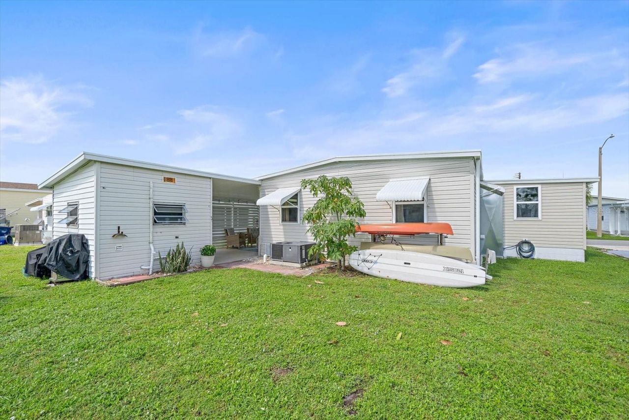 102 Del Rio Drive, Palmetto, FL 34221 Photo