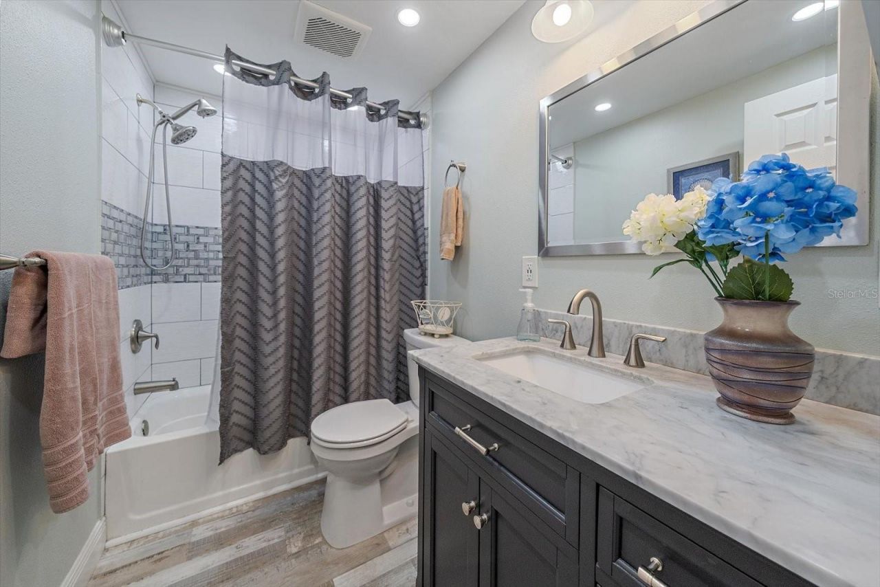102 Del Rio Drive, Palmetto, FL 34221 Photo