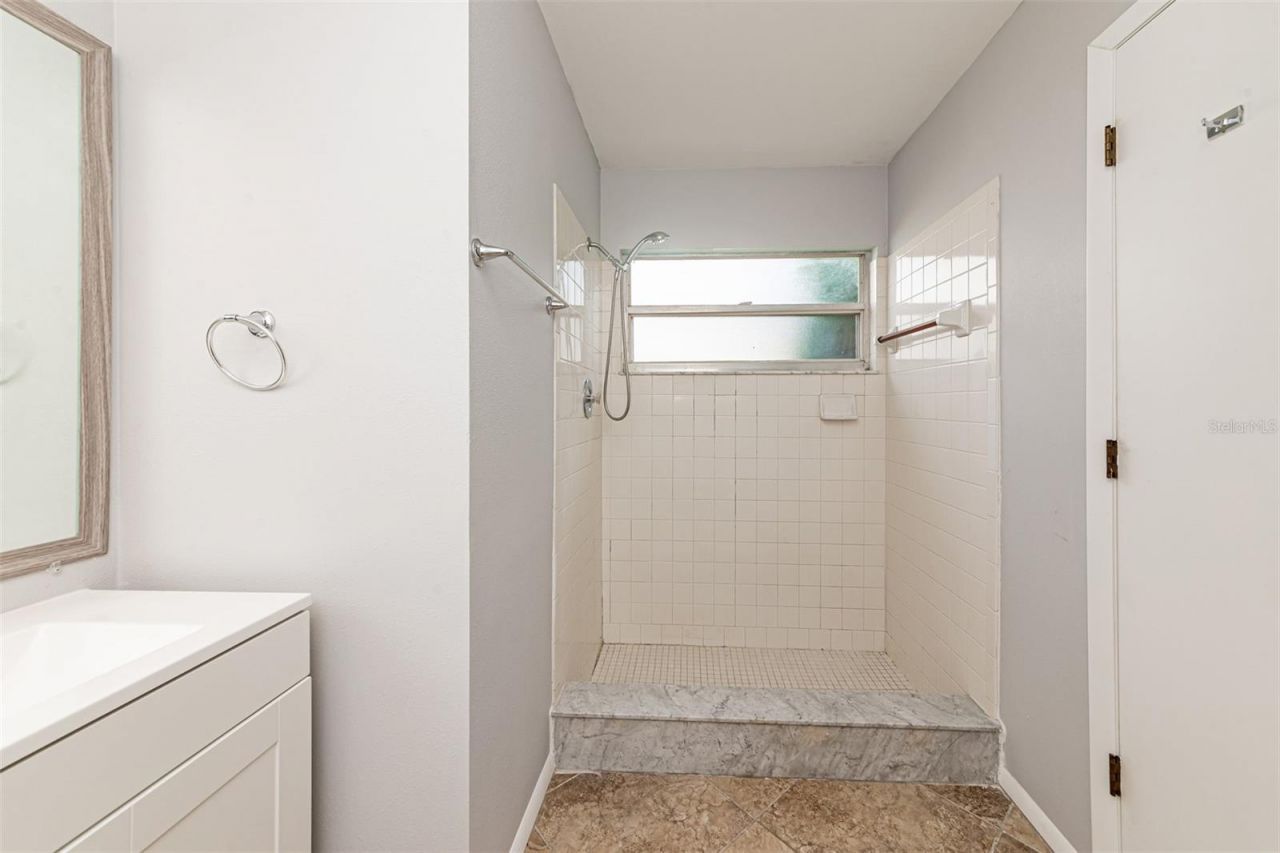 610 49th Street E, Bradenton, FL 34208 Photo