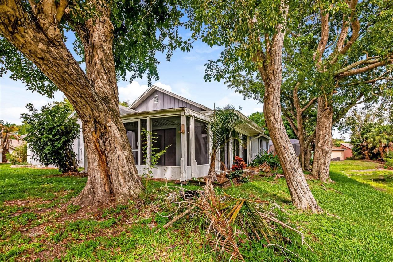 610 49th Street E, Bradenton, FL 34208 Photo