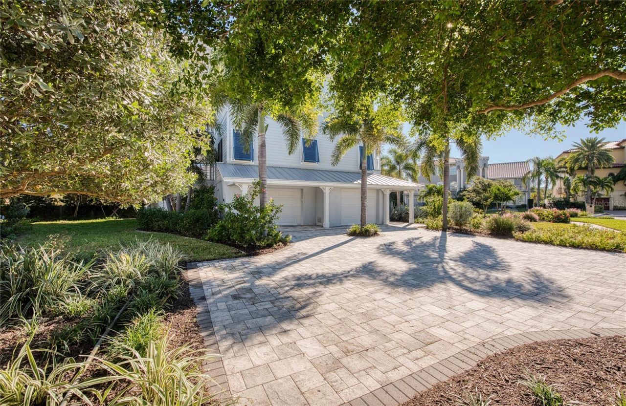 2813 Kipps Colony Drive S, Gulfport, FL 33707 Photo