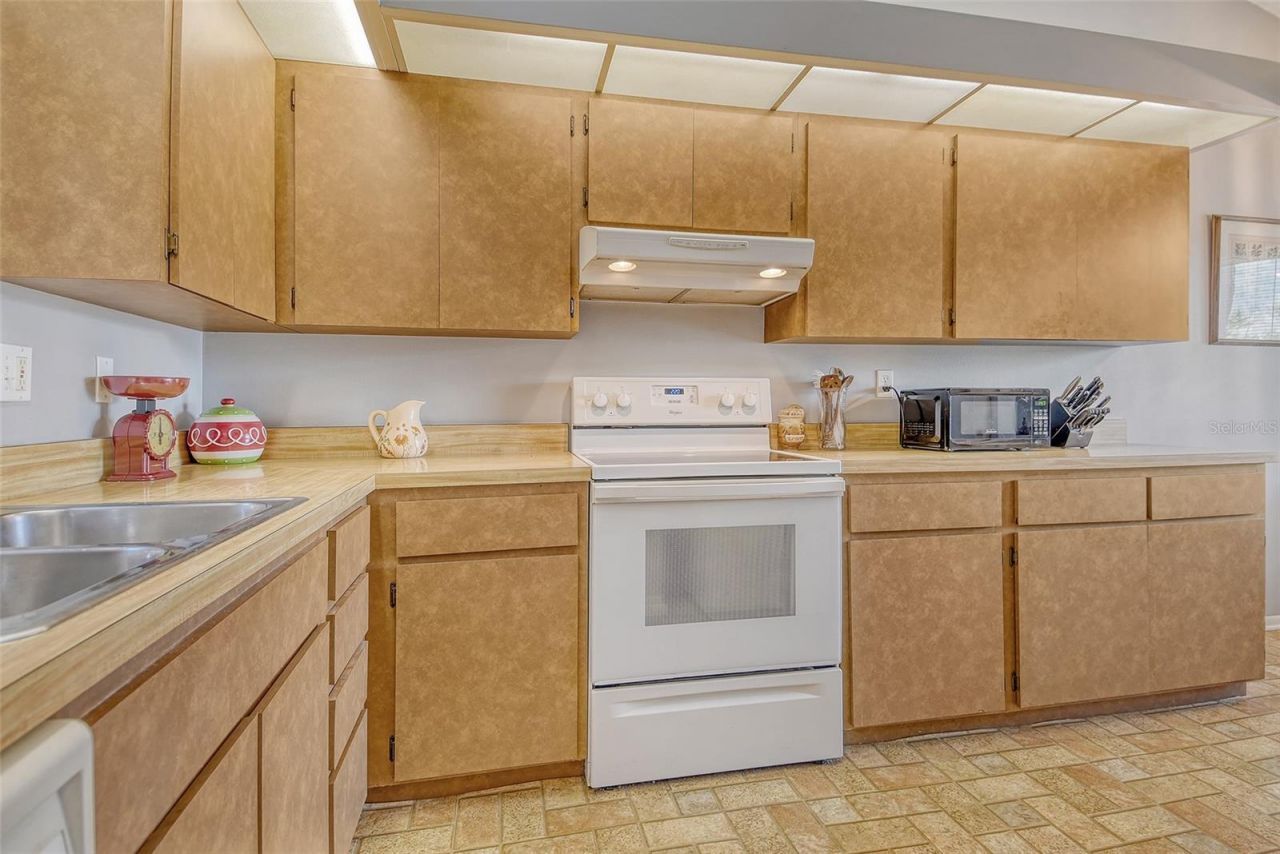 7214 Cloister Drive, Unit 7214, Sarasota, FL 34231 Photo