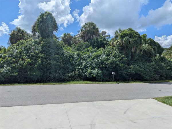 13569 GOODRICH AVENUE , PORT CHARLOTTE, FL 33953