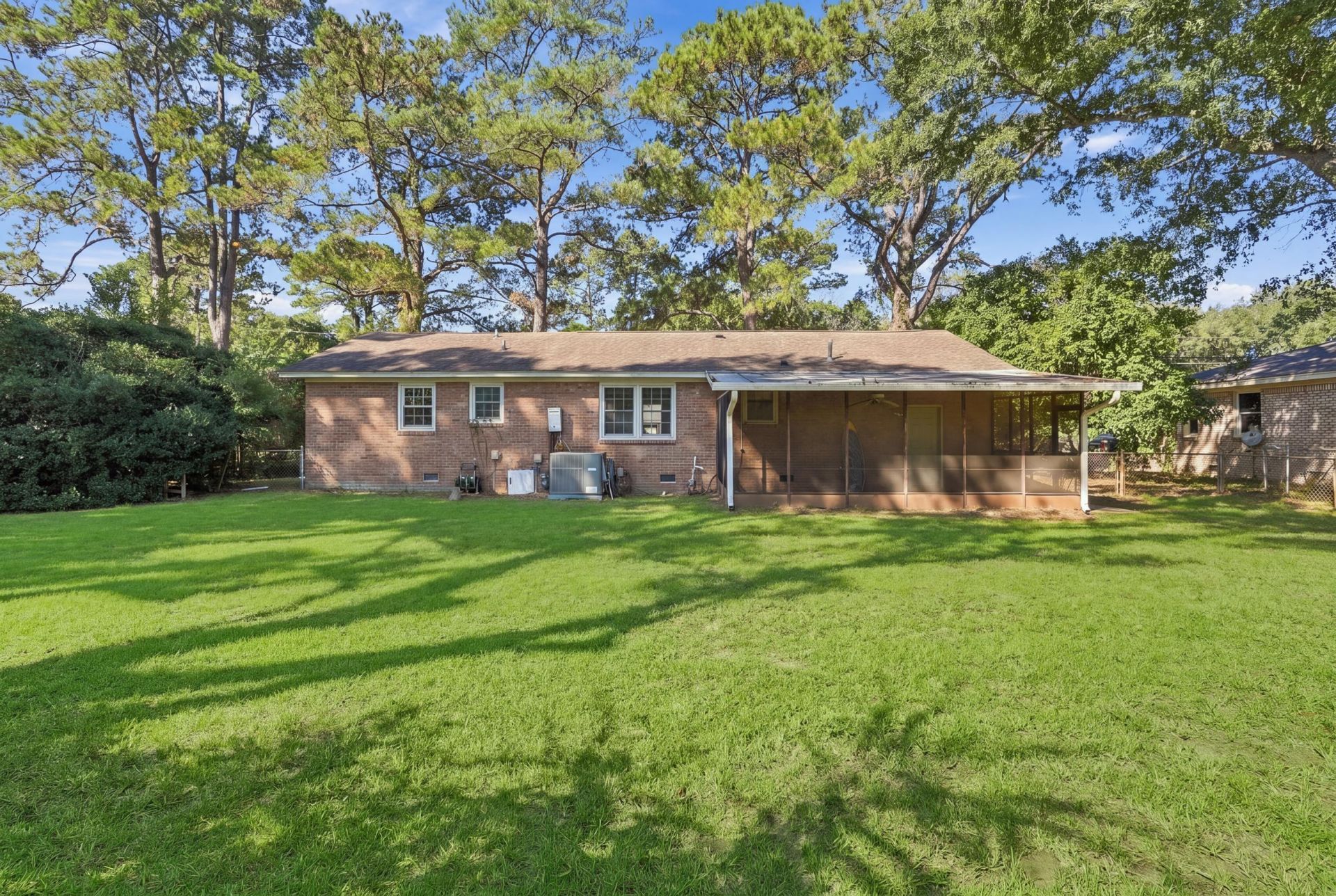 1060 Woodside Drive Photo 10