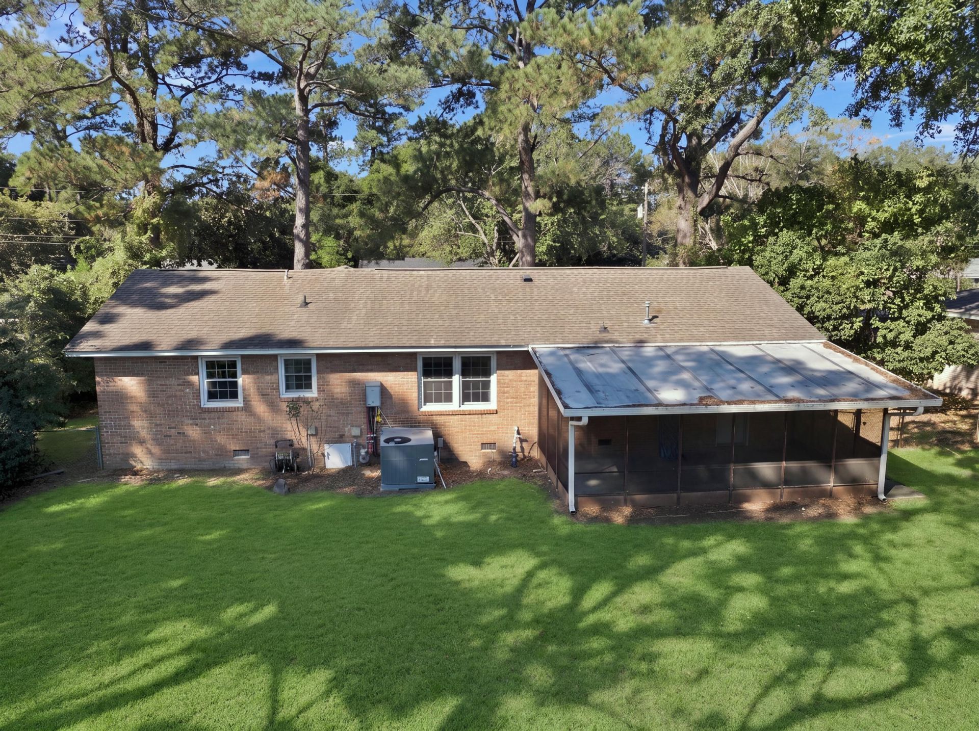 1060 Woodside Drive Photo 14