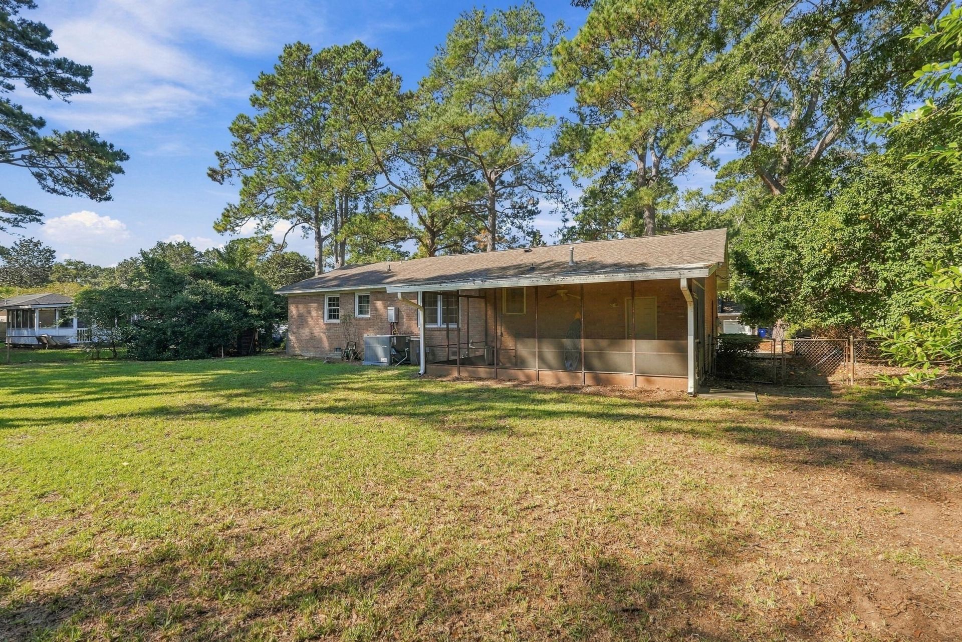 1060 Woodside Drive Photo 16