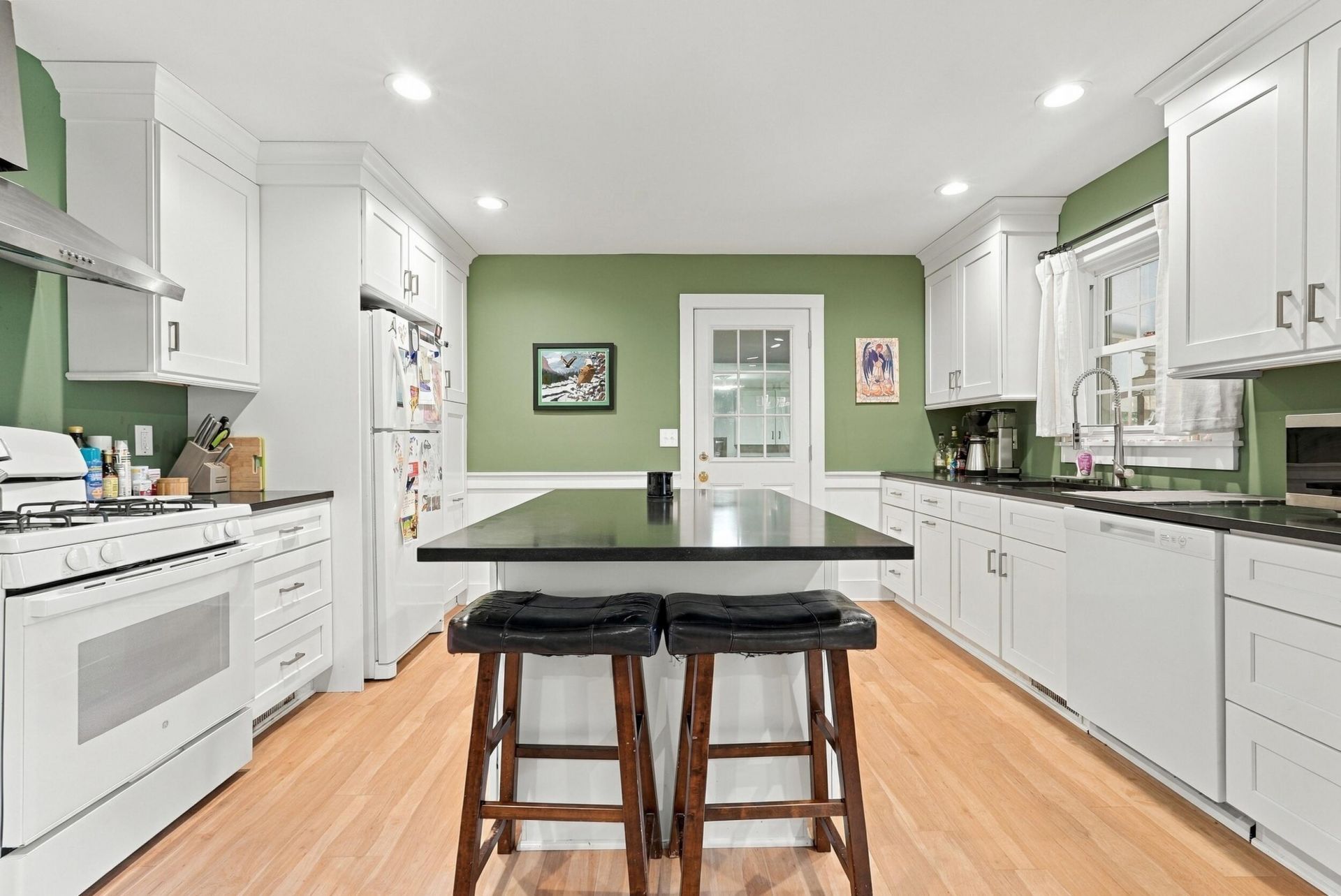 1060 Woodside Drive Photo 23
