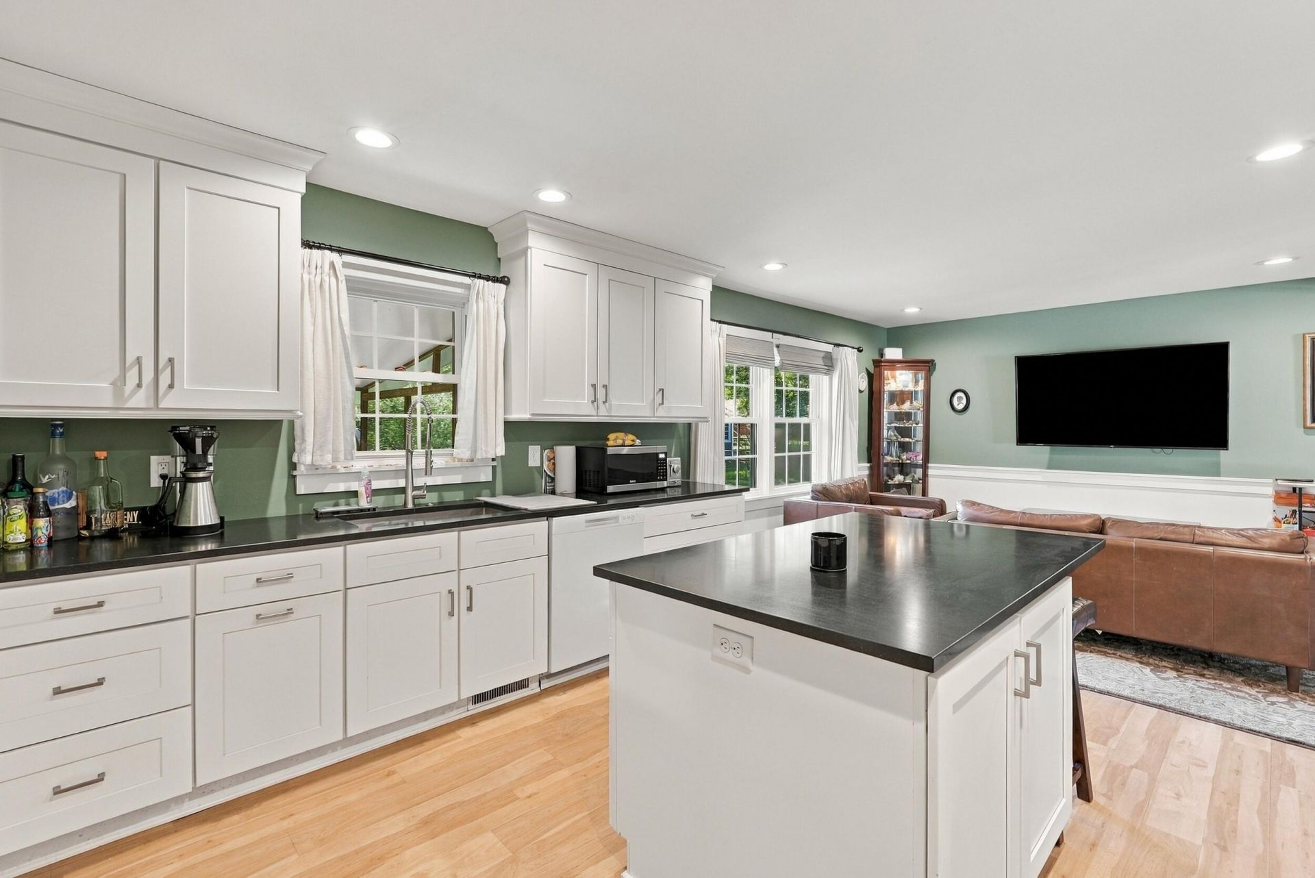1060 Woodside Drive Photo 25