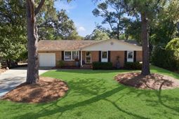 1060 Woodside Drive photo 4